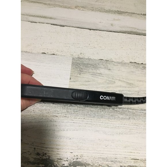 Conair mini 6” electric hair flat iron - Picture 2 of 5